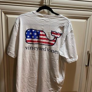 Men’s LARGE Vineyard Vine T-Shirt